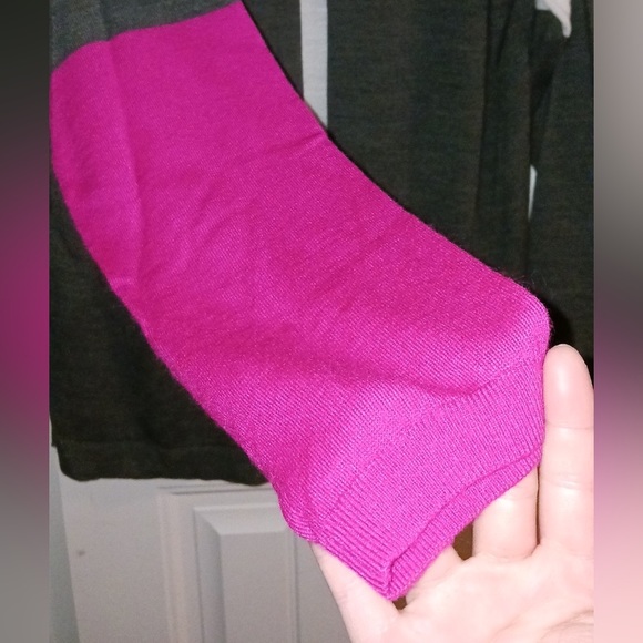 Light knit v neck sweater 22/24 - Picture 2 of 6